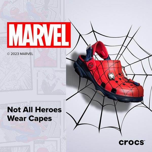 Crocs Spiderman thể hiện phong cách siêu anh hùng